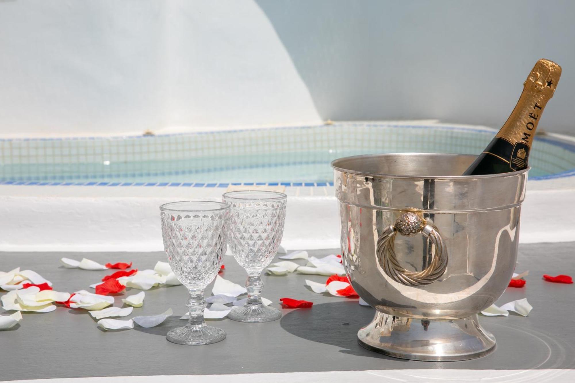 Vogue Suites Ия Экстерьер фото